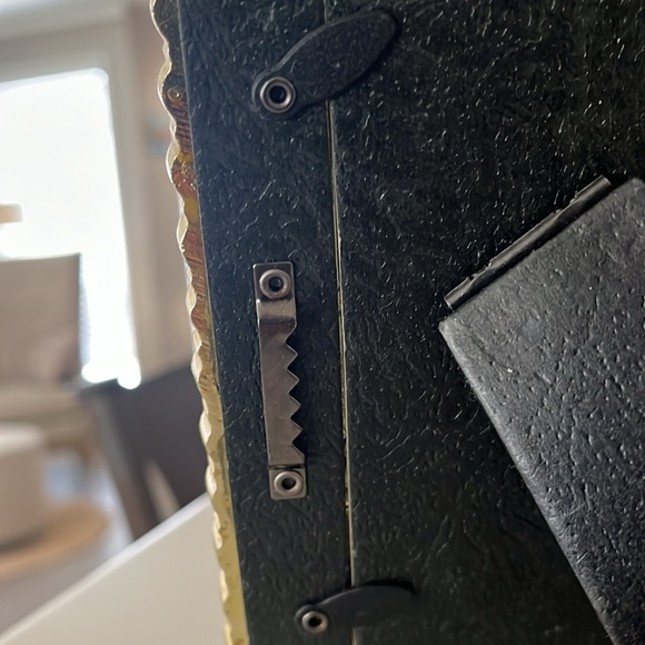 Victorian-Style Rose Embossed Brass-Tone Picture Frame 5 x 7” - Picture 6 of 6